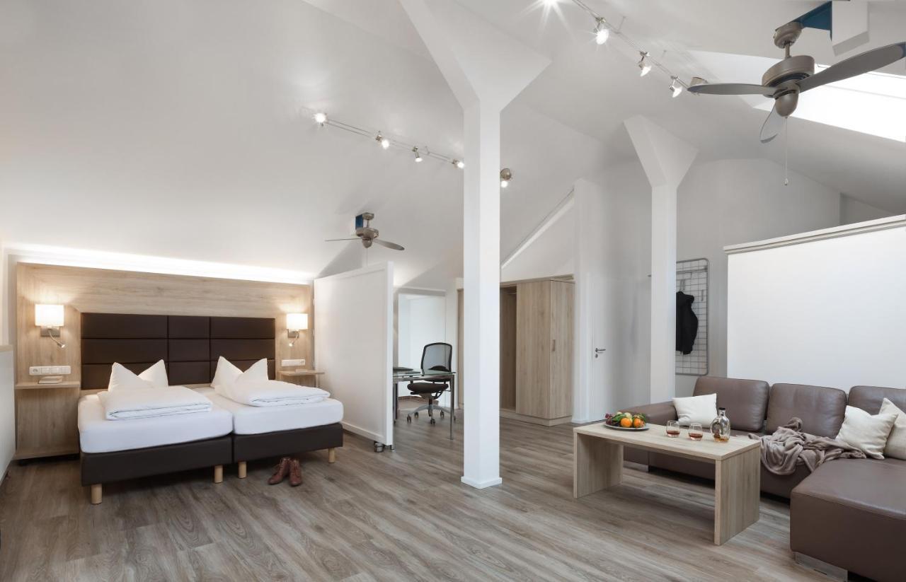 Wirtshaus & Hotel Goldener Greif Edelsfeld المظهر الخارجي الصورة