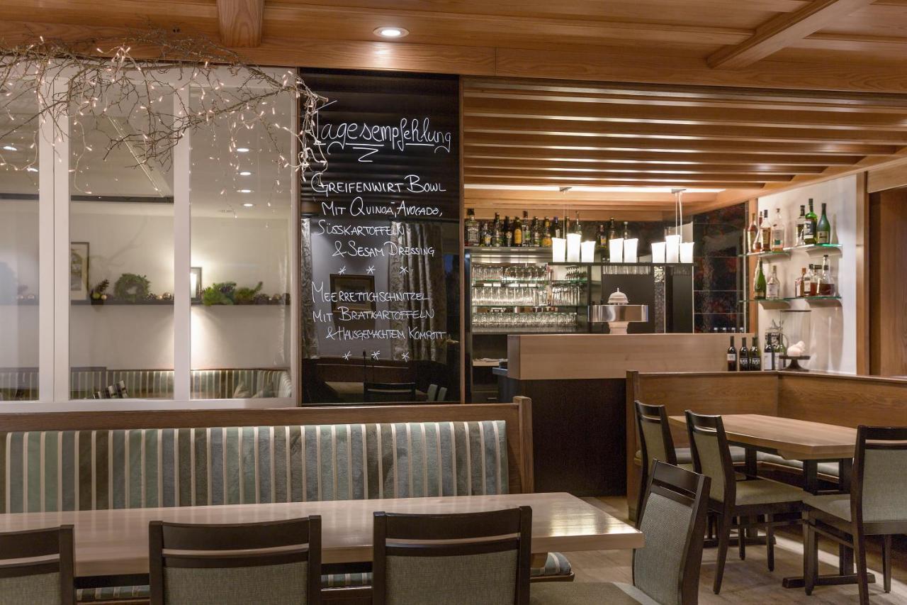 Wirtshaus & Hotel Goldener Greif Edelsfeld المظهر الخارجي الصورة