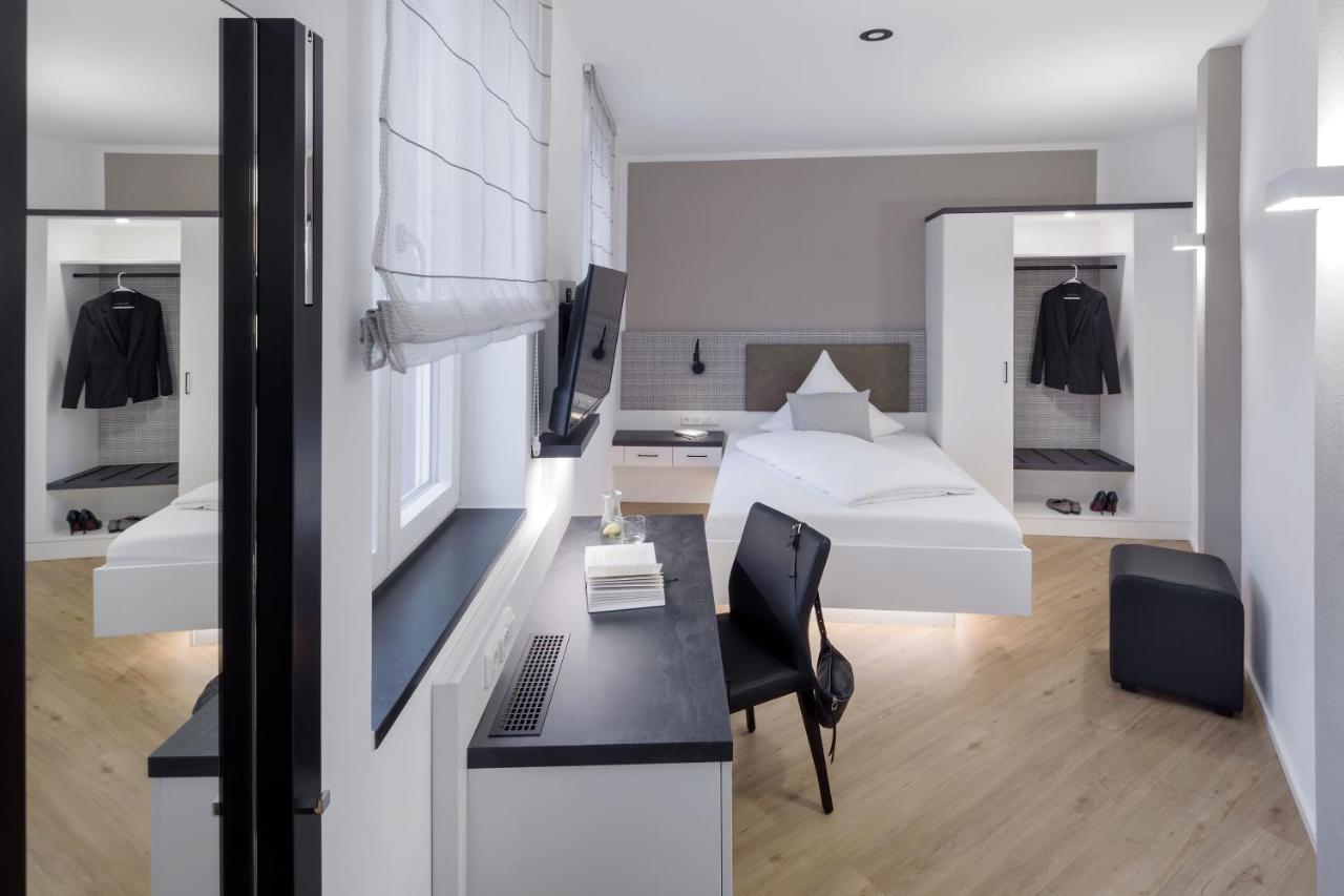 Wirtshaus & Hotel Goldener Greif Edelsfeld المظهر الخارجي الصورة