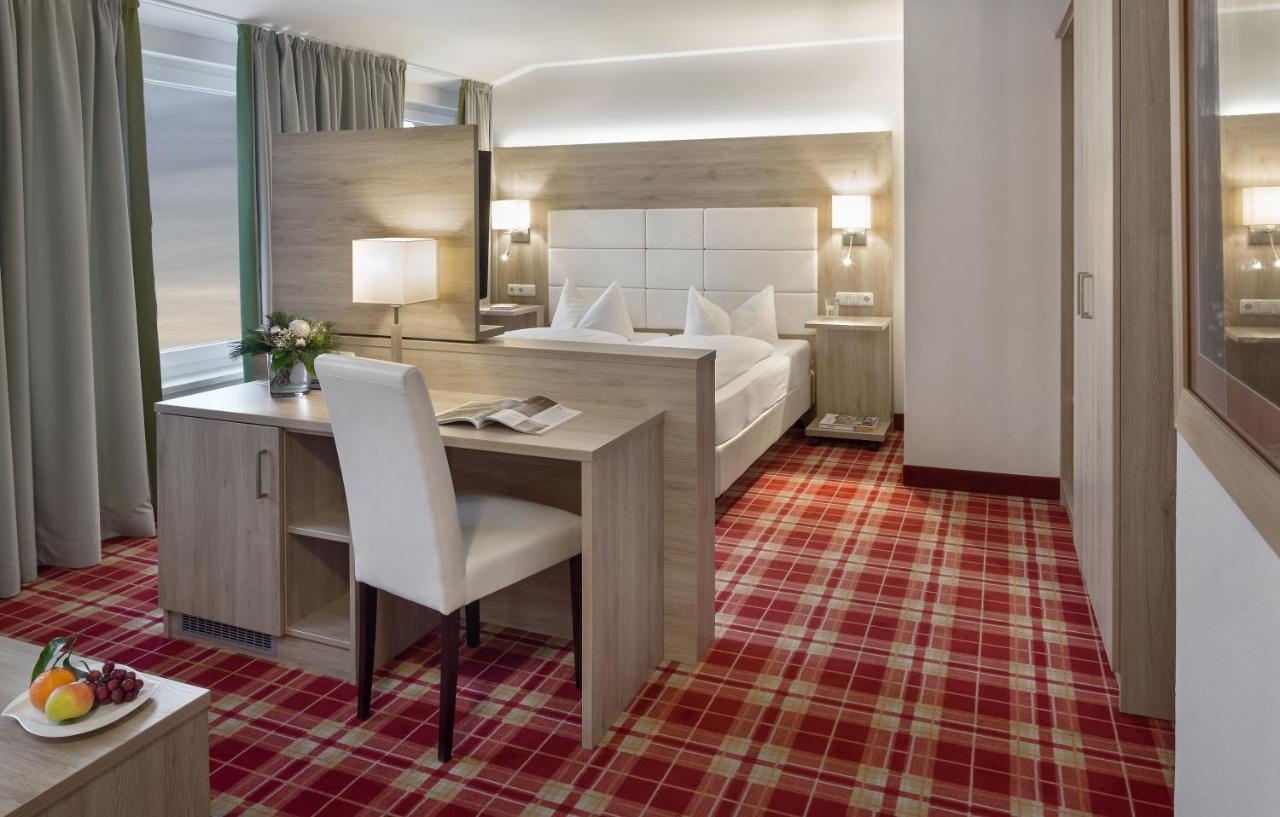 Wirtshaus & Hotel Goldener Greif Edelsfeld المظهر الخارجي الصورة