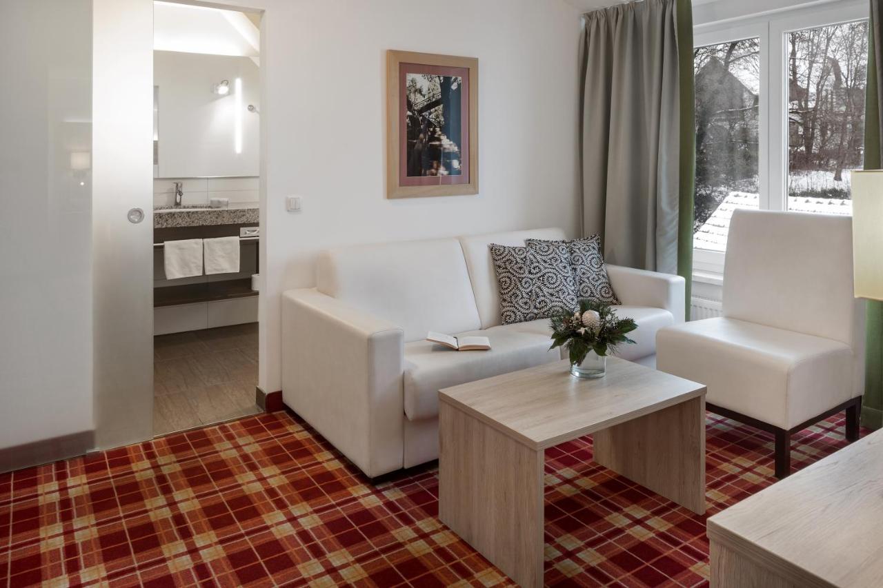 Wirtshaus & Hotel Goldener Greif Edelsfeld المظهر الخارجي الصورة
