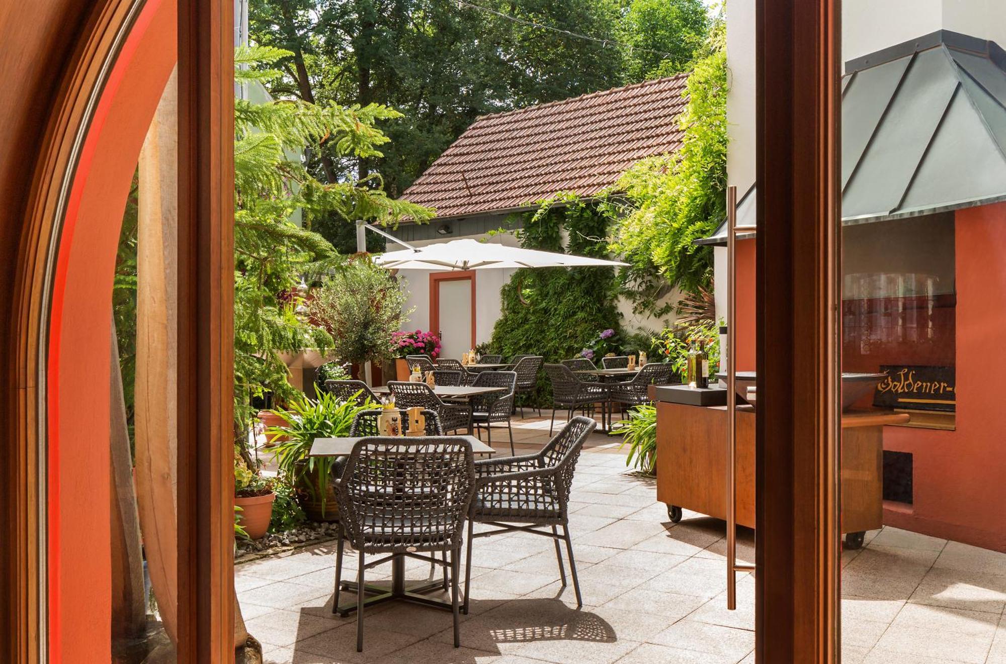 Wirtshaus & Hotel Goldener Greif Edelsfeld المظهر الخارجي الصورة