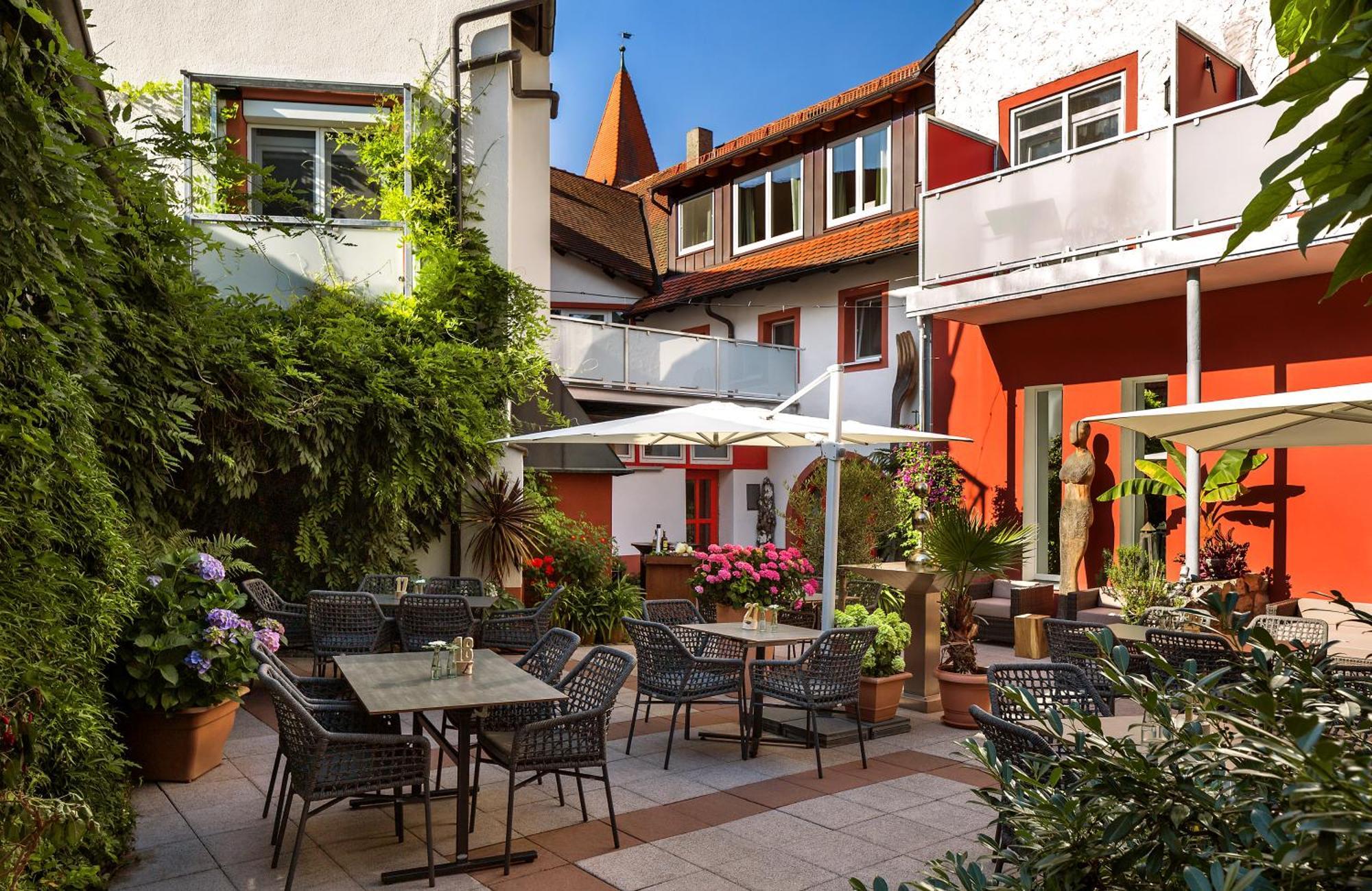 Wirtshaus & Hotel Goldener Greif Edelsfeld المظهر الخارجي الصورة